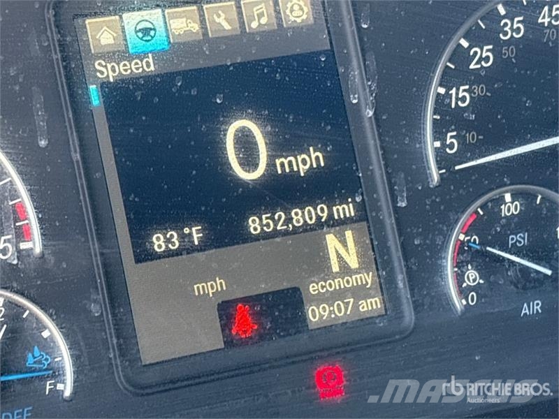 Freightliner Cascadia 126 6x4 T/A Sleeper Truck Tractor 트랙터 유닛