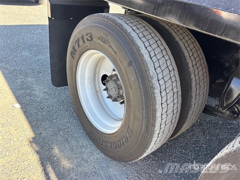 Freightliner Cascadia 126 Kipper