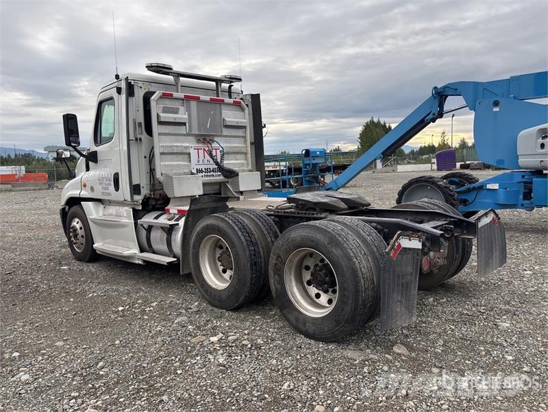 Freightliner Cascadia 125 Vetopöytäautot