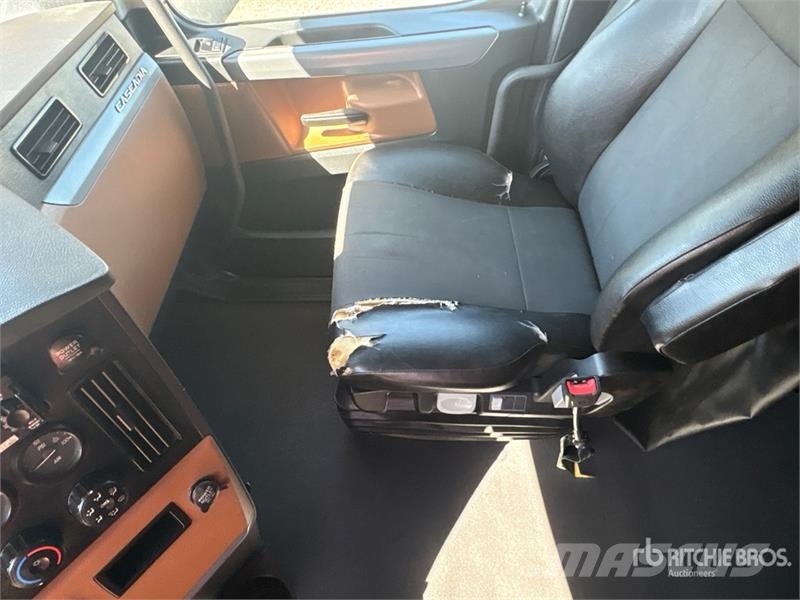 Freightliner Cascadia 126 6x4 T/A Sleeper Truck Tractor Tracteur routier