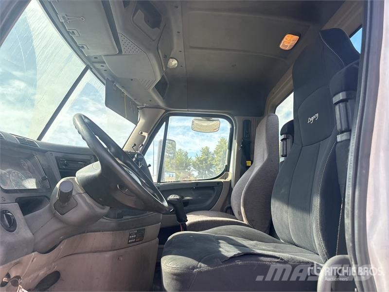 Freightliner Cascadia 113 Truck Tractor Units
