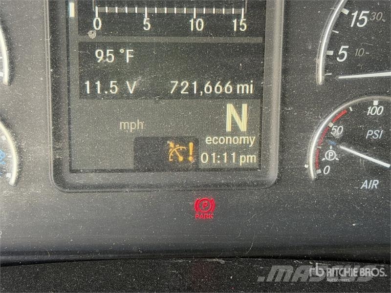 Freightliner Cascadia 126 6x4 T/A Sleeper Truck Tractor Motrici e Trattori Stradali