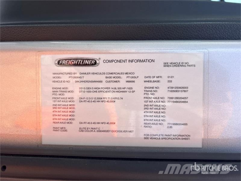 Freightliner Cascadia 126 6x4 T/A Sleeper Truck Tractor Prime Movers