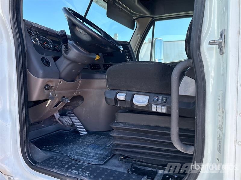 Freightliner Cascadia 125 6x4 T/A Sleeper Truck Tractor Motrici e Trattori Stradali