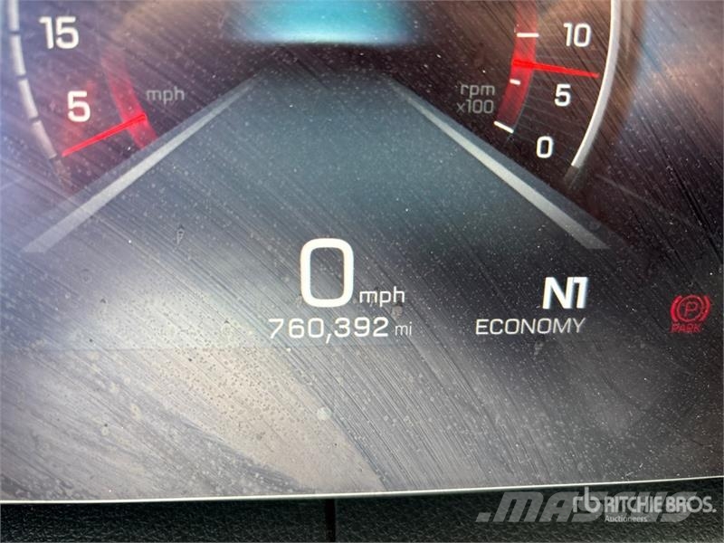 Freightliner Cascadia 126 6x4 T/A Sleeper Truck Tractor Motrici e Trattori Stradali