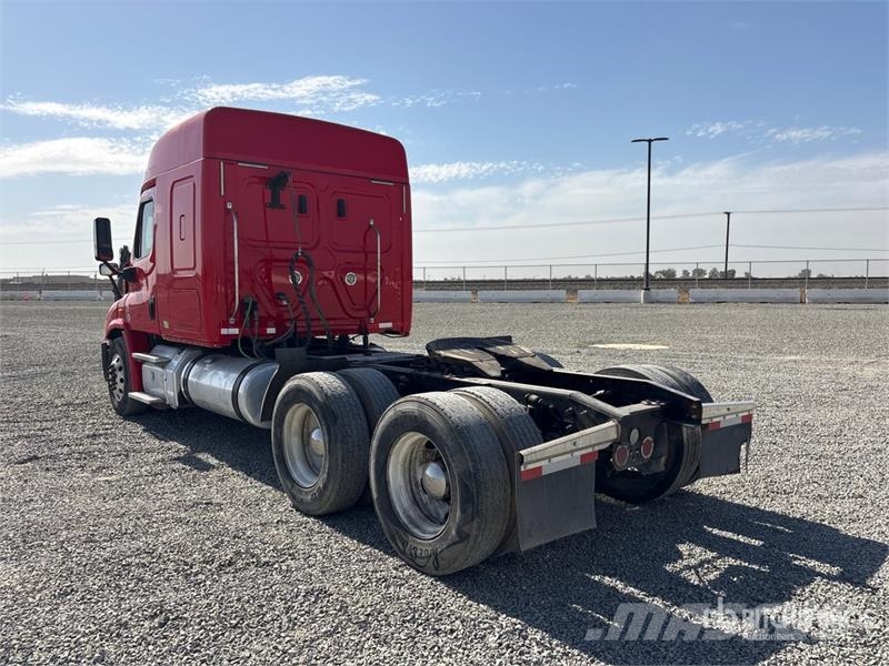 Freightliner Cascadia 113 Vilcēji