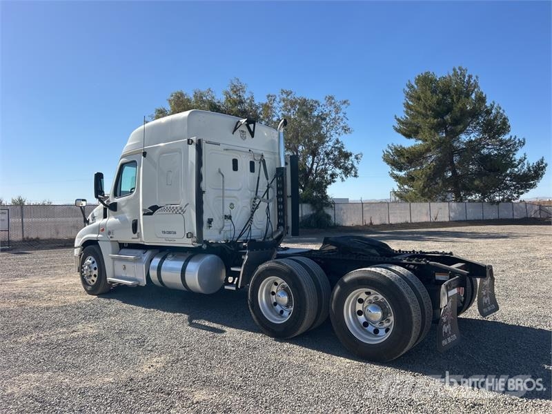 Freightliner Cascadia 125 6x4 T/A Sleeper Truck Tractor Motrici e Trattori Stradali