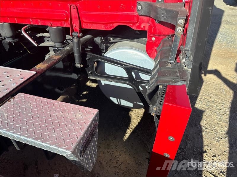 Freightliner Cascadia 126 6x4 T/A Sleeper Truck Tractor Tractor Units