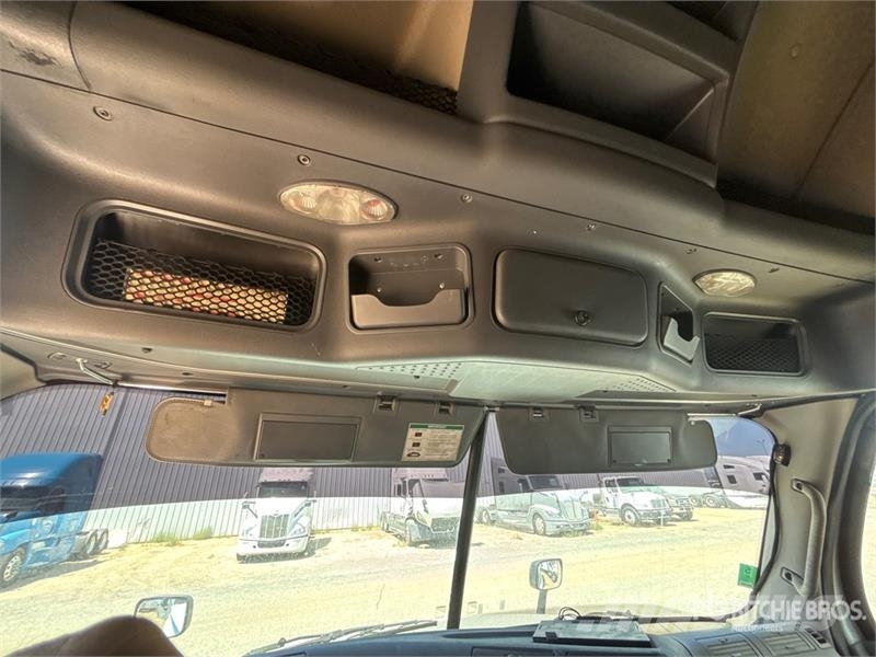 Freightliner Cascadia 125 6x4 T/A Sleeper Truck Tractor Sattelzugmaschinen