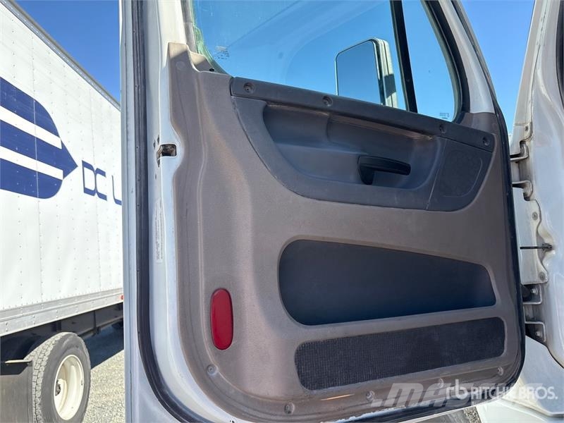 Freightliner Cascadia 125 6x4 T/A Sleeper Truck Tractor Motrici e Trattori Stradali