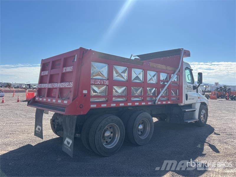 Freightliner Cascadia 125 6x4 T/A Dump Truck Camion benne