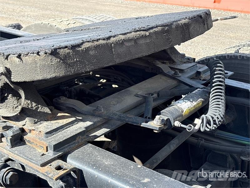 Freightliner Cascadia 125 6x4 T/A Sleeper Truck Tractor Тягачі