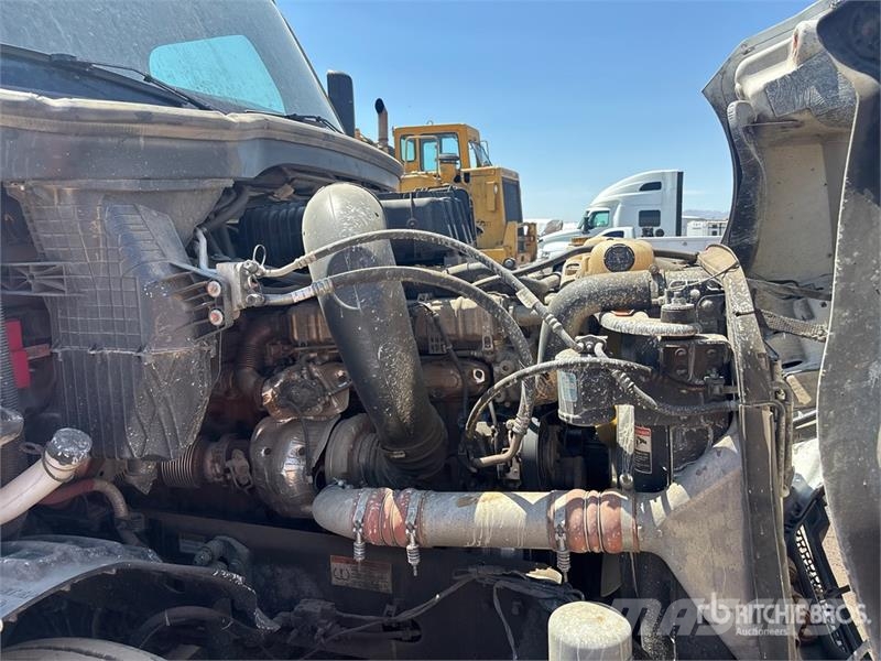 Freightliner Cascadia 126 6x4 T/A Sleeper Truck Tractor Τράκτορες