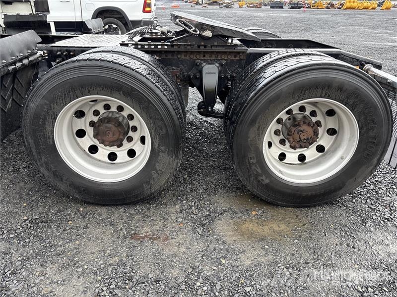 Freightliner Cascadia 125 T/A Sleeper Truck Tractor Naudoti vilkikai