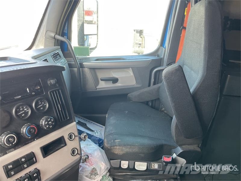 Freightliner Cascadia 126 Naudoti vilkikai