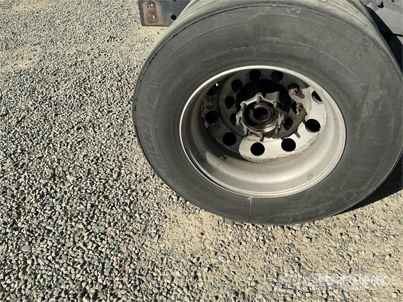 Freightliner Cascadia 126 T/A Sleeper Truck Tractor (Inoperable Тягачі
