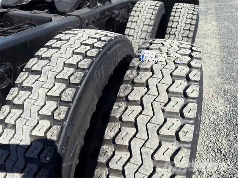 Freightliner Cascadia 125 6x4 T/A Sleeper Truck Tractor Motrici e Trattori Stradali