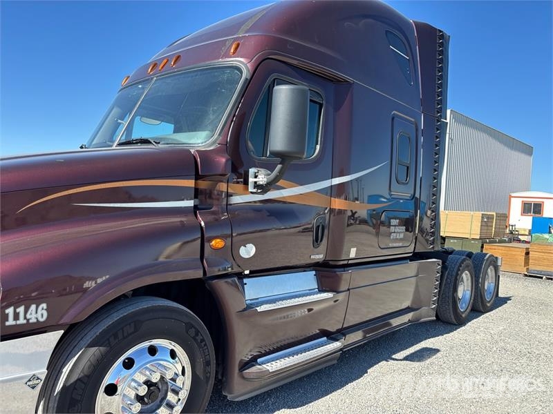 Freightliner Cascadia 125 6x4 T/A Sleeper Truck Tractor Tractor Units