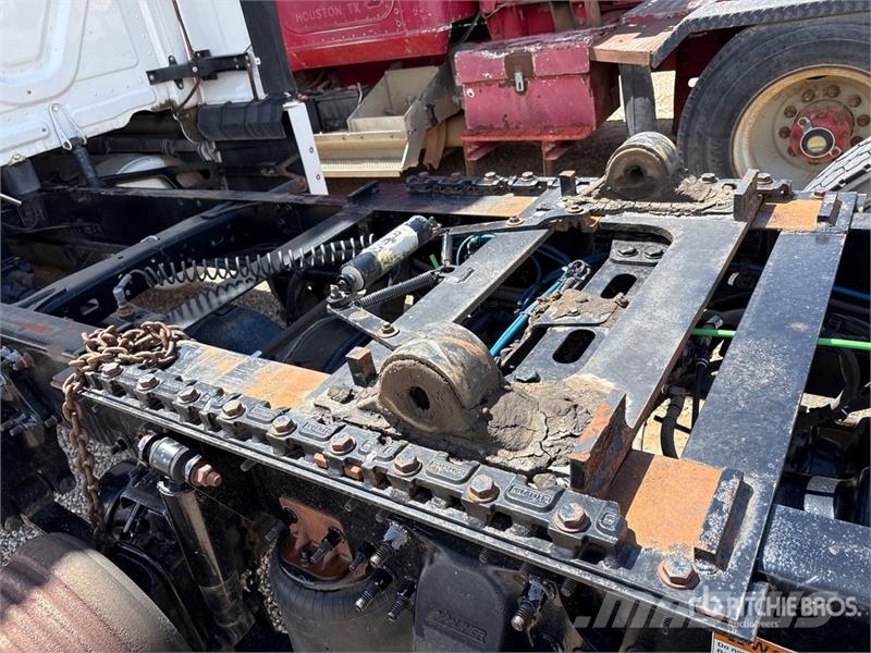 Freightliner Cascadia 125 6x4 T/A Sleeper Truck Tractor (Inoper 트랙터 유닛