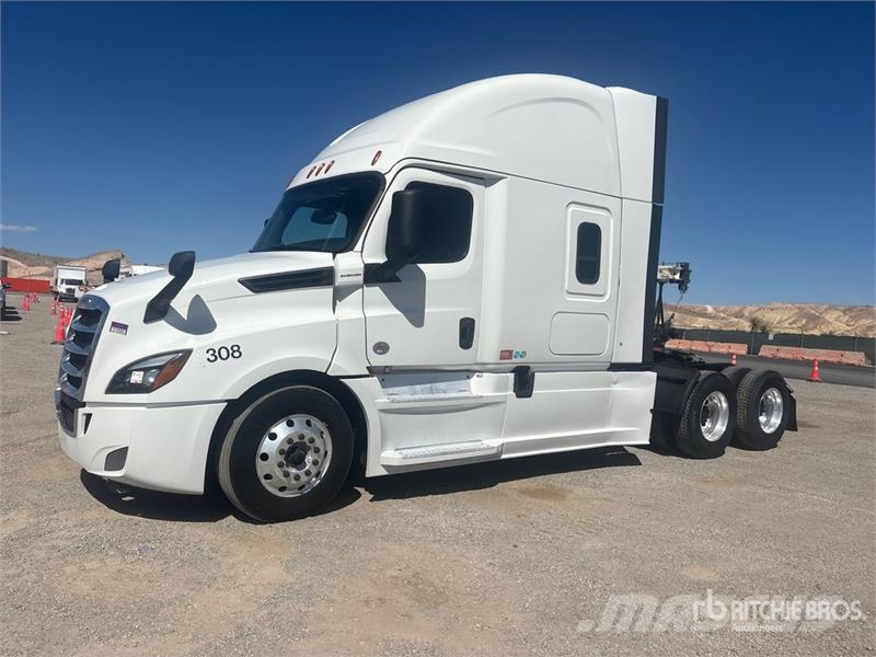Freightliner Cascadia 126 6x4 T/A Sleeper Truck Tractor Nyergesvontatók