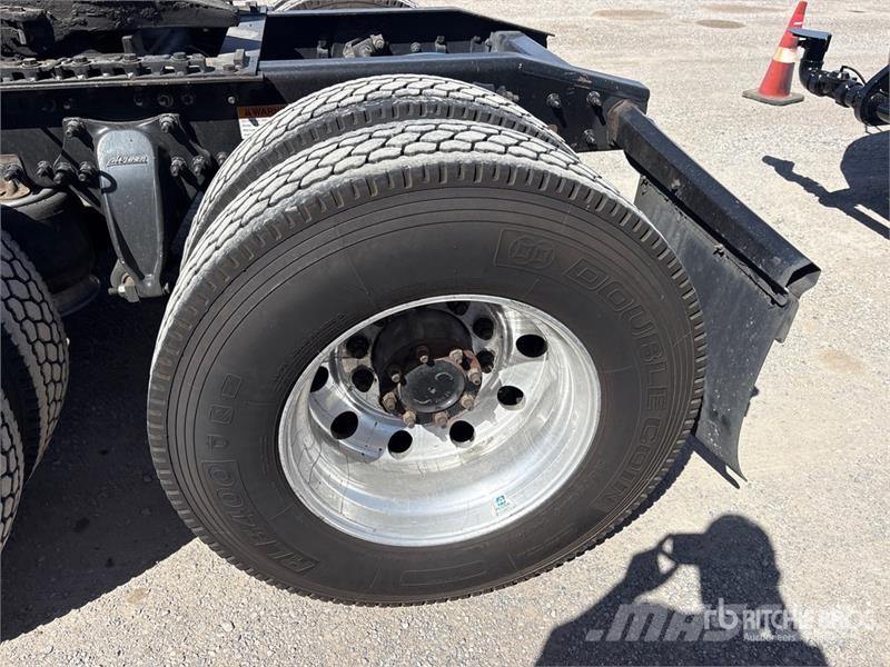 Freightliner Cascadia 125 6x4 T/A Sleeper Truck Tractor Sattelzugmaschinen
