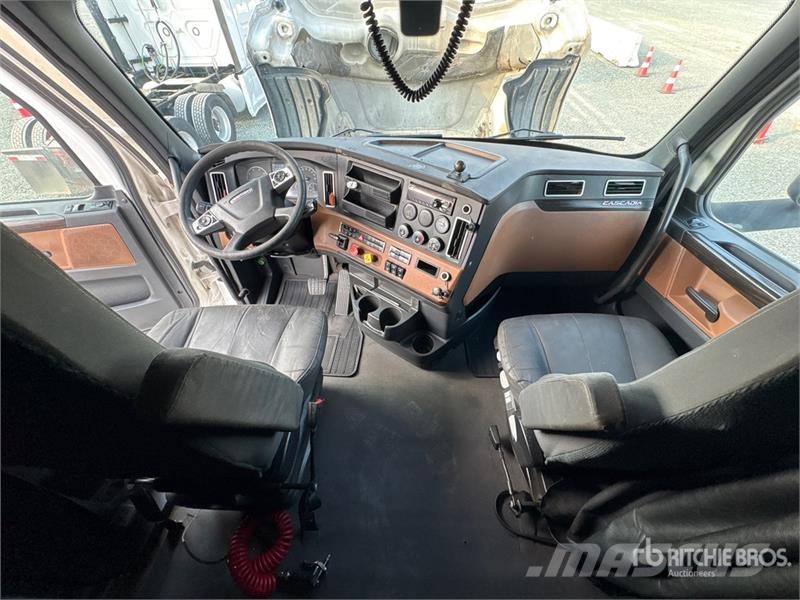 Freightliner Cascadia 126 Vilcēji