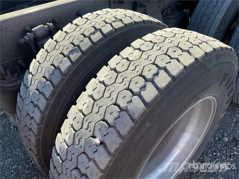 Freightliner Cascadia 126 Tractor Units