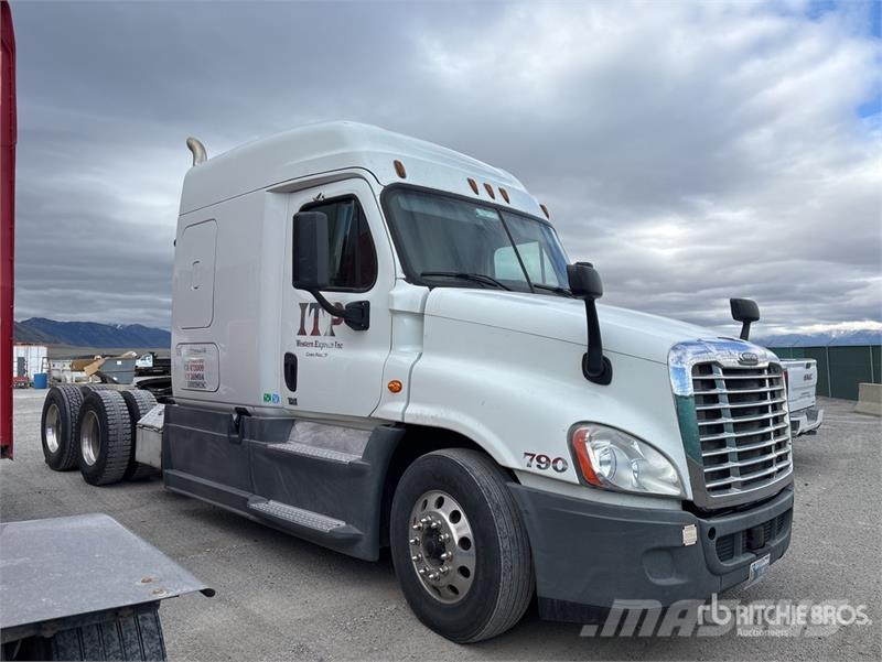 Freightliner Cascadia 125 6x4 T/A Sleeper Truck Tractor 트랙터 유닛