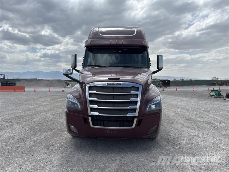 Freightliner Cascadia 126 6x4 T/A Sleeper Truck Tractor Motrici e Trattori Stradali
