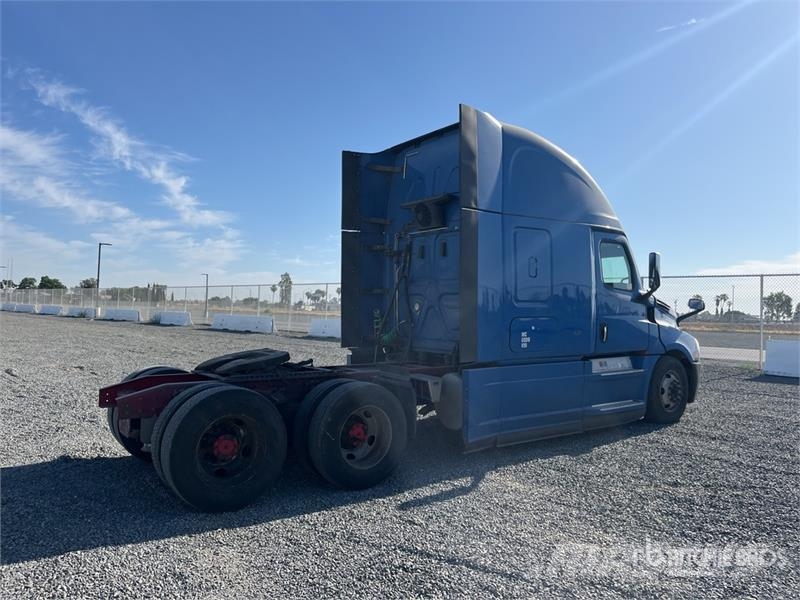 Freightliner Cascadia 126 Naudoti vilkikai