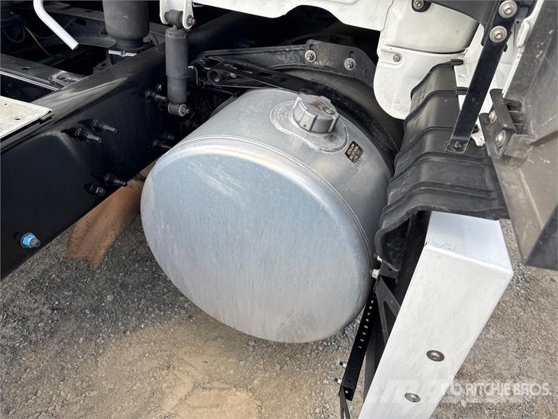 Freightliner Cascadia 126 6x4 T/A Sleeper Truck Tractor Tractor Units