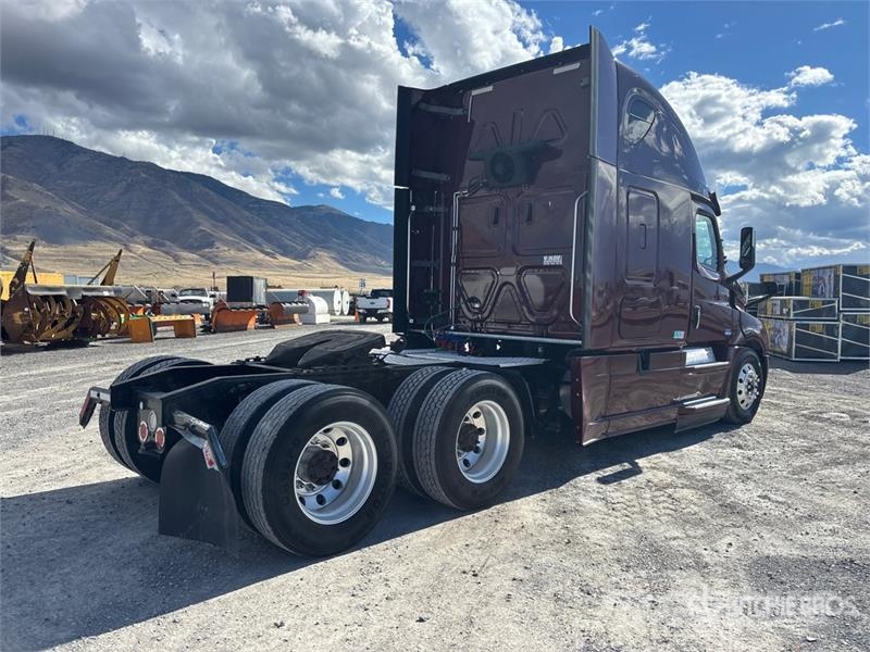 Freightliner Cascadia 126 6x4 T/A Sleeper Truck Tractor Tractores (camiões)