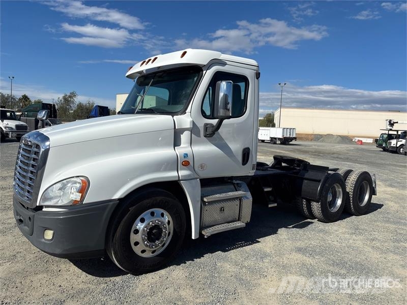 Freightliner Cascadia 125 Vilcēji