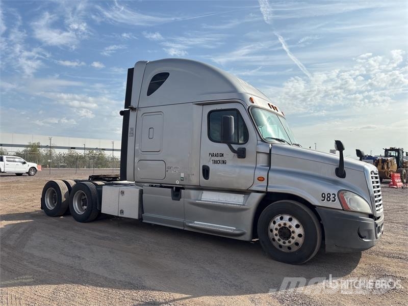 Freightliner Cascadia 125 6x4 T/A Sleeper Truck Tractor Tracteur routier
