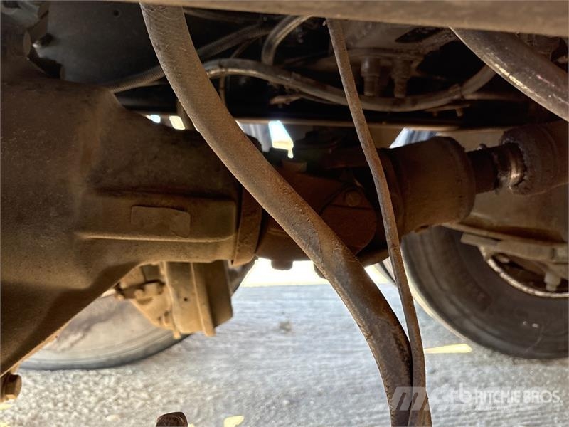 Freightliner Cascadia 125 6x4 Roll-Off Truck (Inoperable) شاحنات لوادر