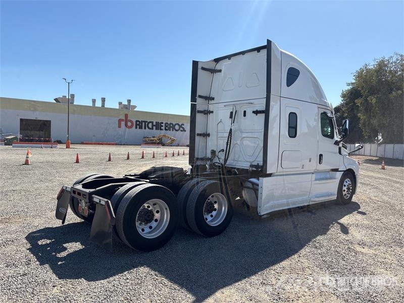 Freightliner Cascadia 126 6x4 T/A Sleeper Truck Tractor Tracteur routier