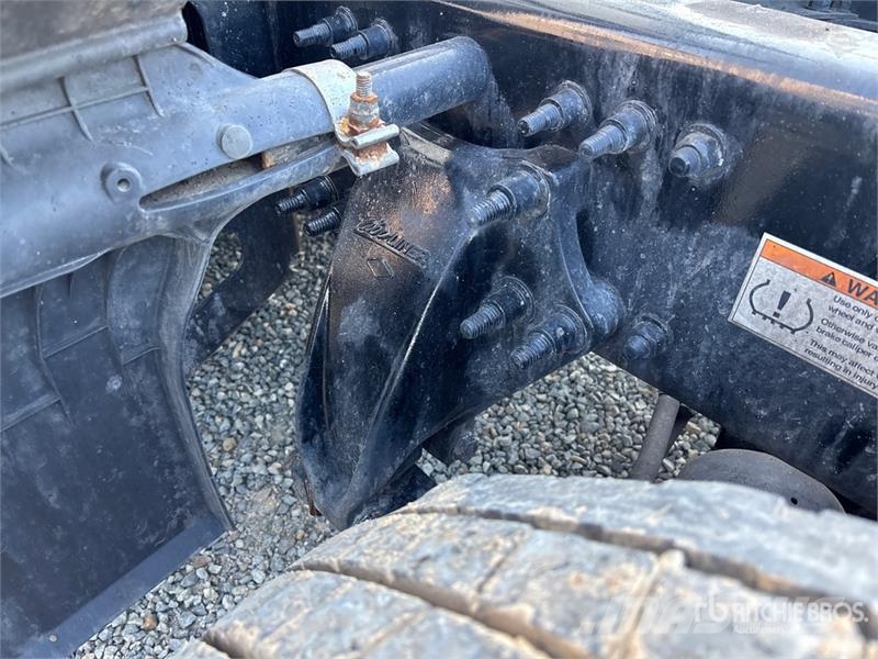 Freightliner Cascadia 126 6x4 T/A Sleeper Truck Tractor Cabezas tractoras