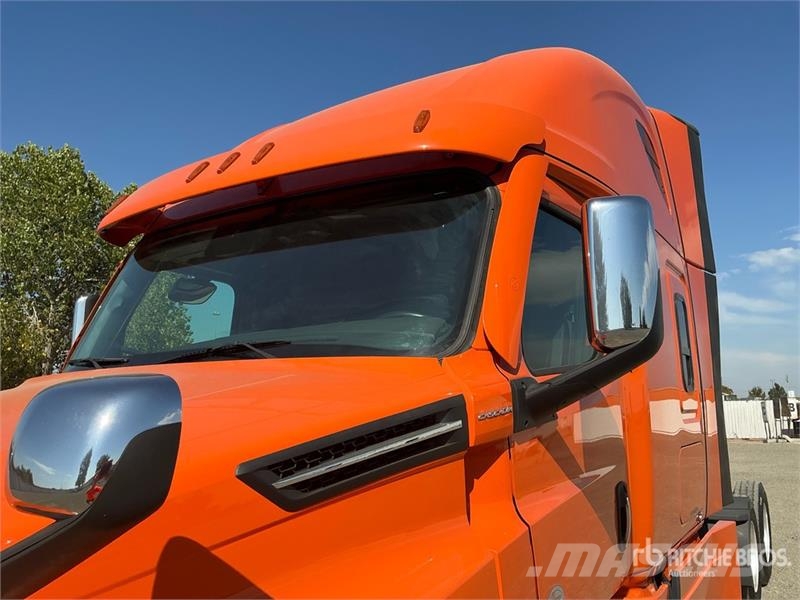Freightliner Cascadia 126 6x4 T/A Sleeper Truck Tractor 트랙터 유닛