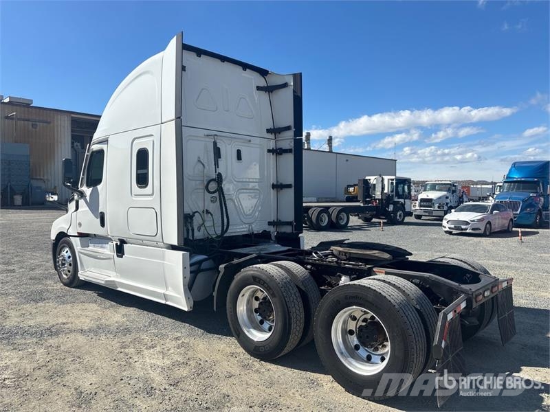 Freightliner Cascadia 126 6x4 T/A Sleeper Truck Tractor Sattelzugmaschinen