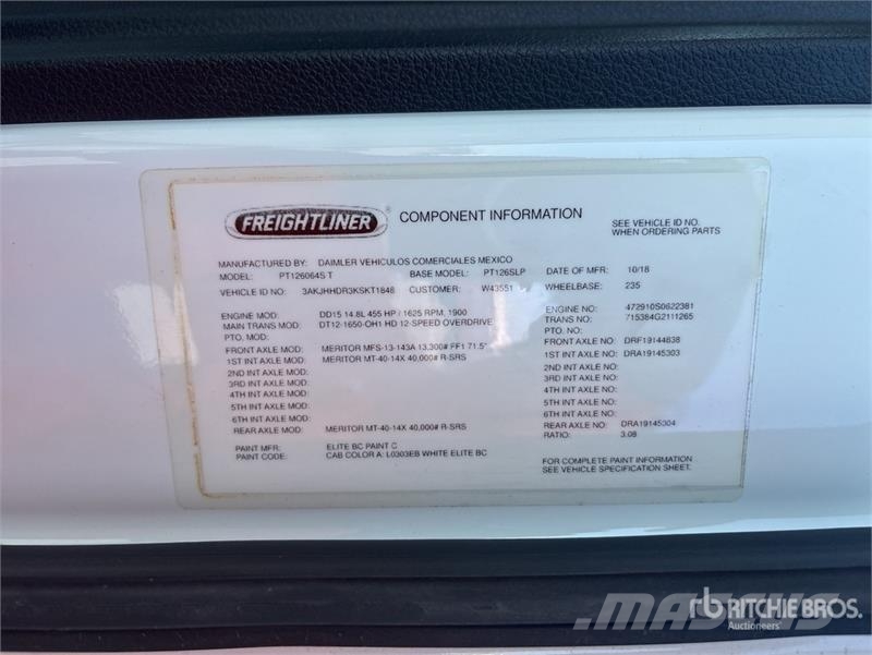 Freightliner Cascadia 126 6x4 T/A Sleeper Truck Tractor Camiones tractor
