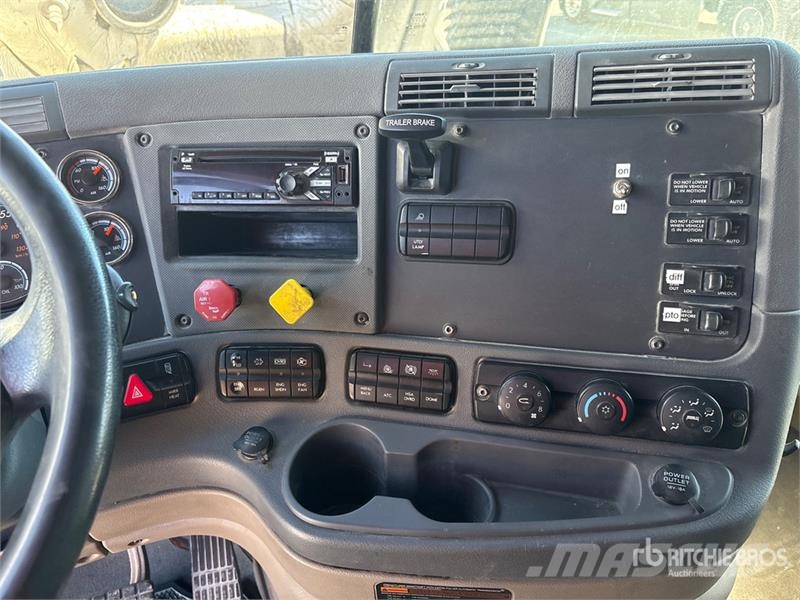 Freightliner Cascadia 125 6x4 T/A Sleeper Truck Tractor Motrici e Trattori Stradali