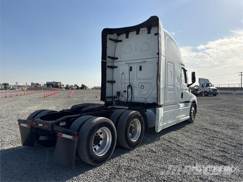 Freightliner Cascadia 126 Vilcēji