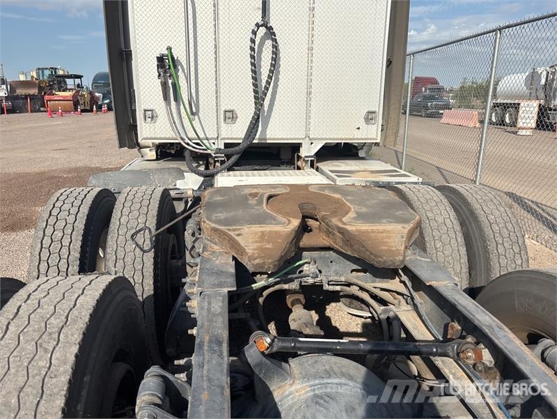 Freightliner Cascadia 125 6x4 T/A Sleeper Truck Tractor Tracteur routier