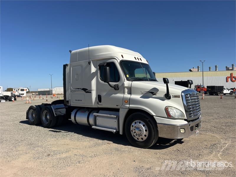 Freightliner Cascadia 125 6x4 T/A Sleeper Truck Tractor Motrici e Trattori Stradali