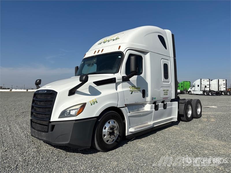 Freightliner Cascadia 126 6x4 T/A Sleeper Truck Tractor Vilcēji