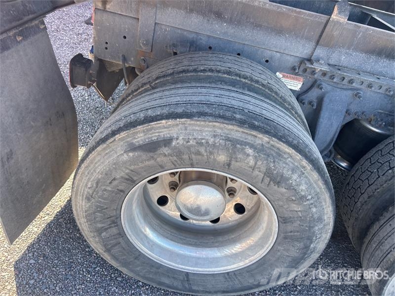 Freightliner Cascadia 125 6x4 T/A Dump Truck Camion benne