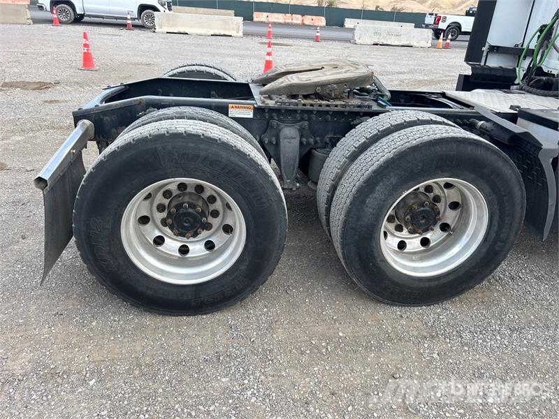 Freightliner Cascadia 126 6x4 T/A Sleeper Truck Tractor Τράκτορες