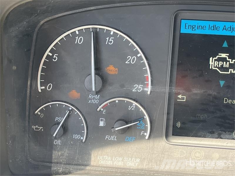 Freightliner Cascadia 126 6x4 T/A Sleeper Truck Tractor Sattelzugmaschinen