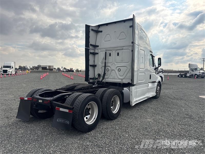 Freightliner Cascadia 126 Vilcēji