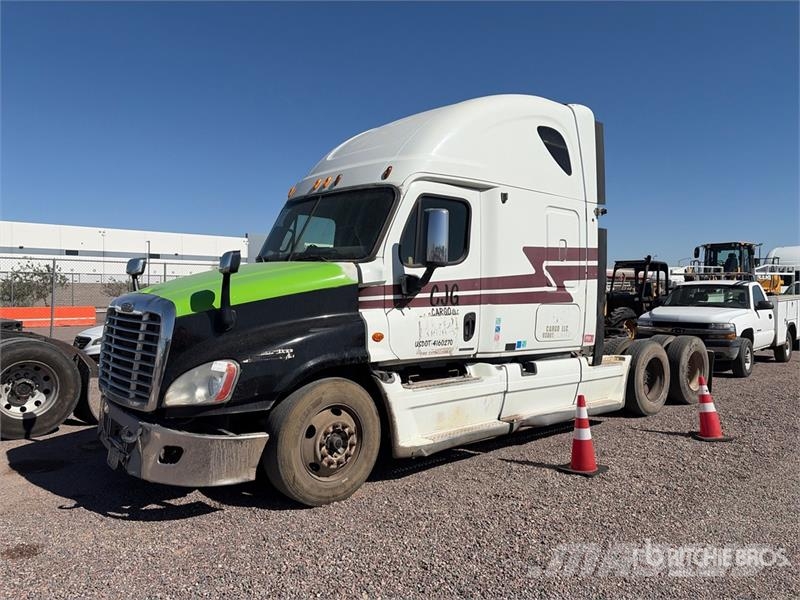 Freightliner Cascadia 125 6x4 T/A Sleeper Truck Tractor Tractores (camiões)